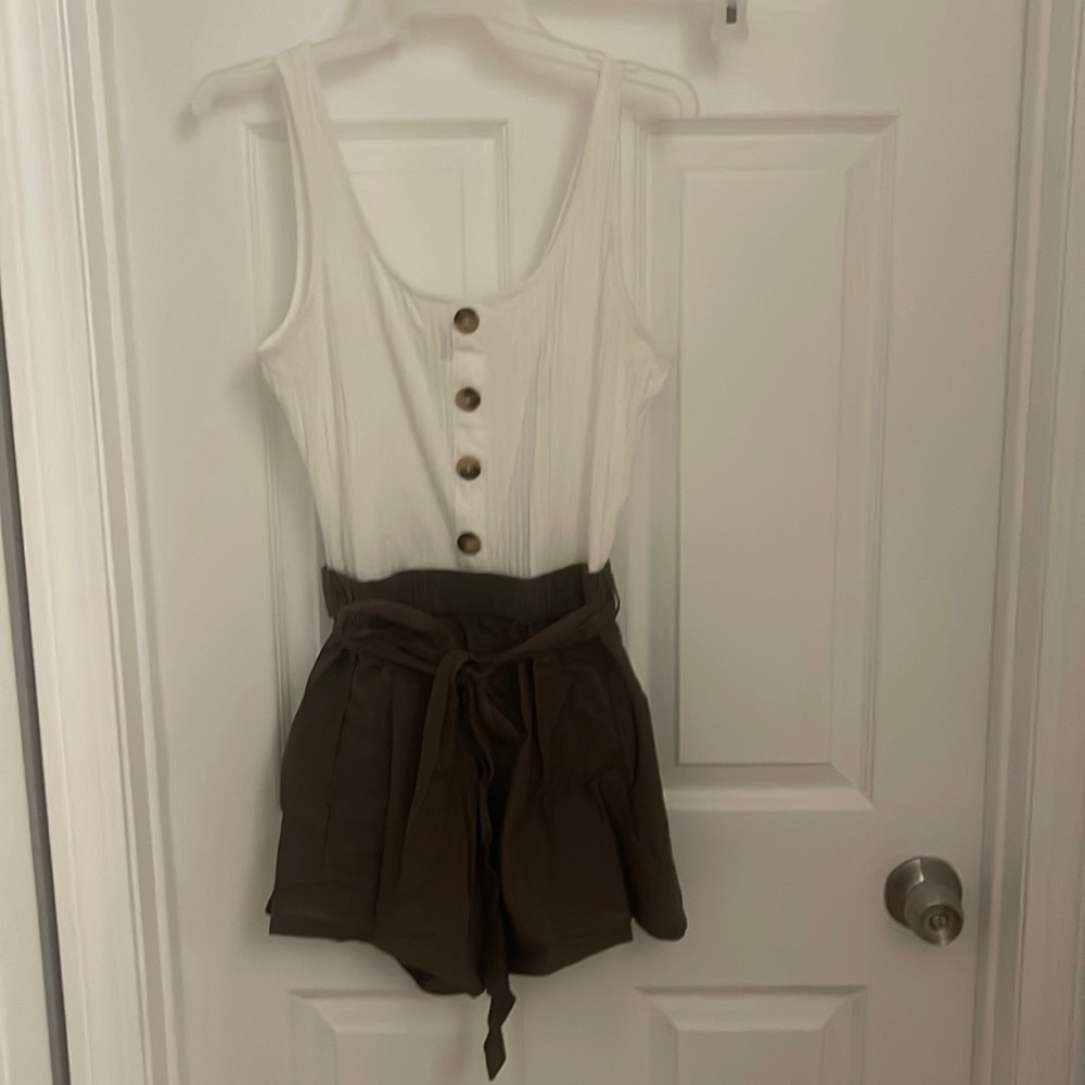 Size large romper. Good condition.